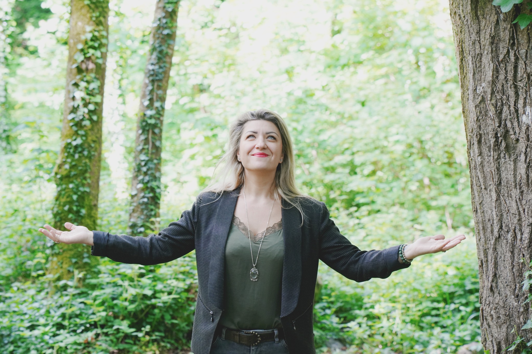Carmen Paraschiv dans la nature